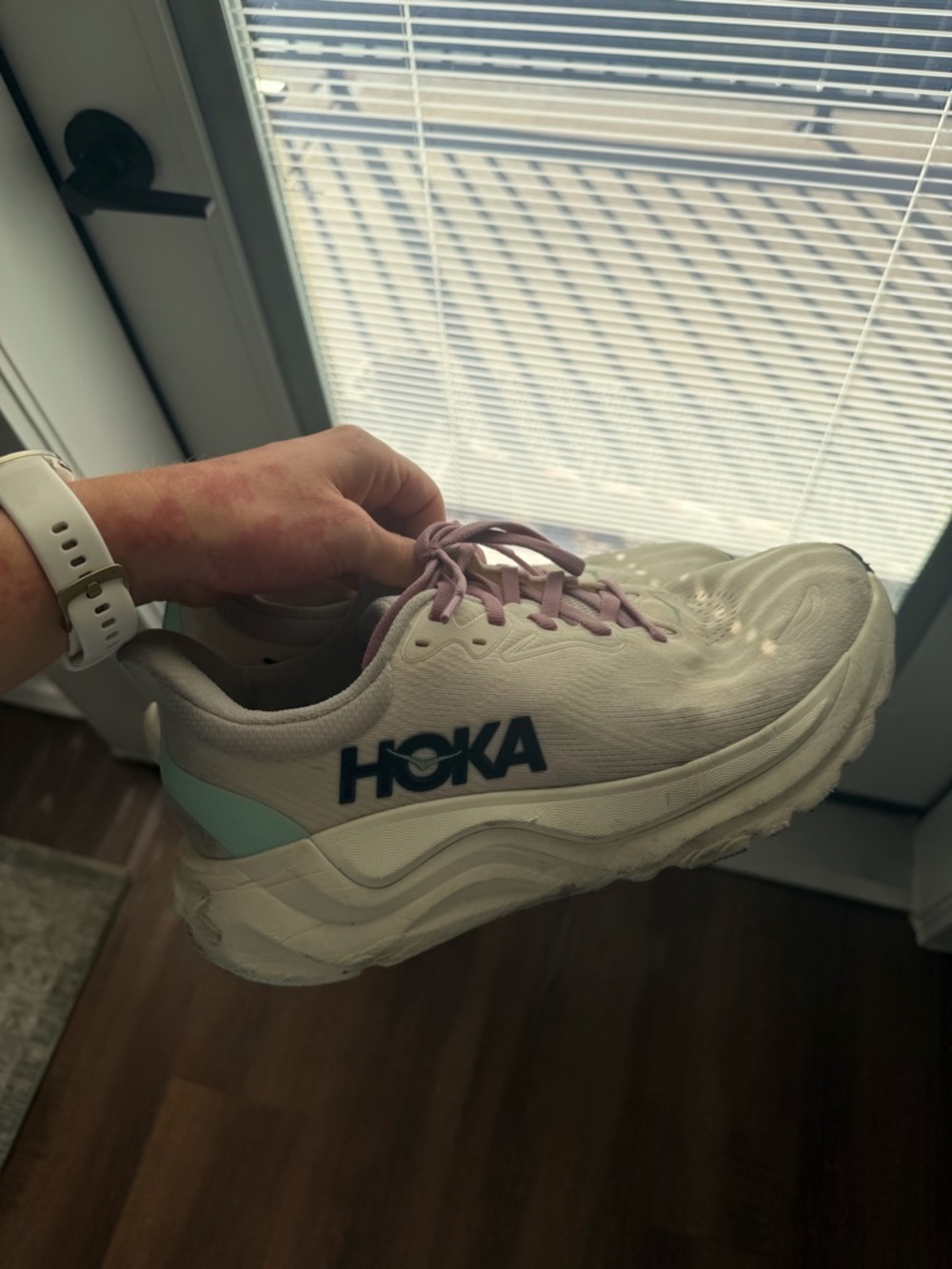 Hoka Arahi 8 Road-Running Shoes - Women's 9.5